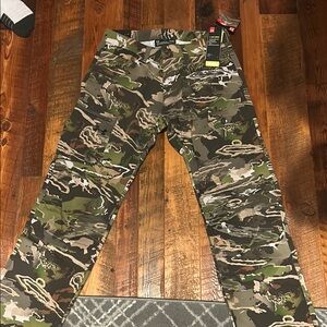 Under Armour Green Camouflage Pants